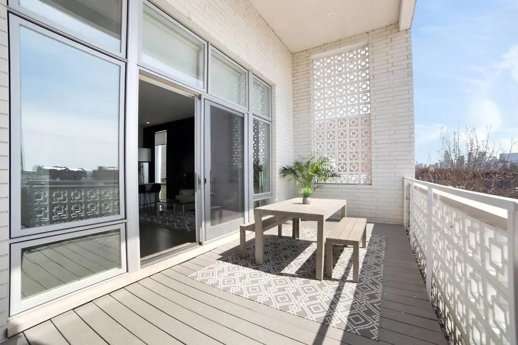 4-Bedroom Penthouse W/ 2 Large Balconies & Rooftop-1