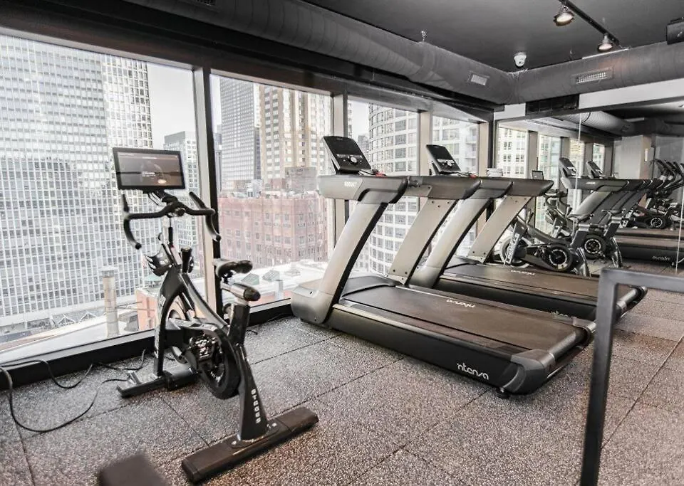 Luxury Gold Coast Home W/ Rooftop Pool & Gym-1