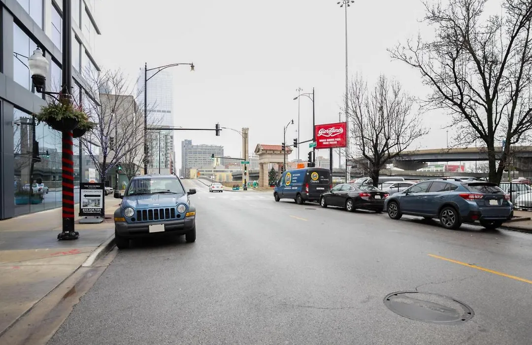 W Loop 2Br W Gym Pool In Heart Of Greektown Chi-540-1
