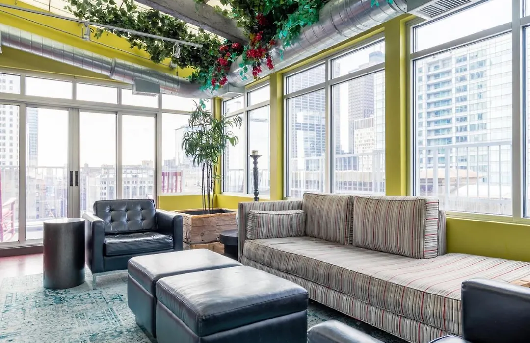 Loop Studio W Gym Roofdeck Nr Millennium Park Chi-246-1