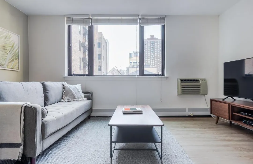 Gold Coast Studio Nr The L Oak St Beach Chi-260-1