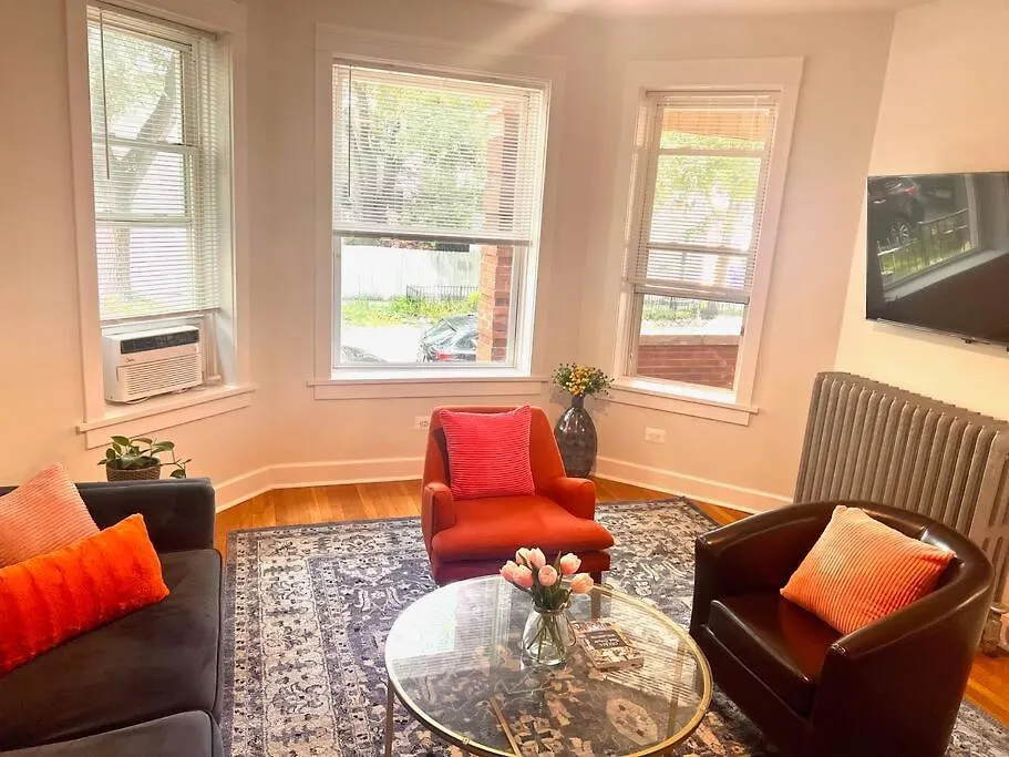 Modern Vintage 2Br Walkable To Dining & Lakefront-1