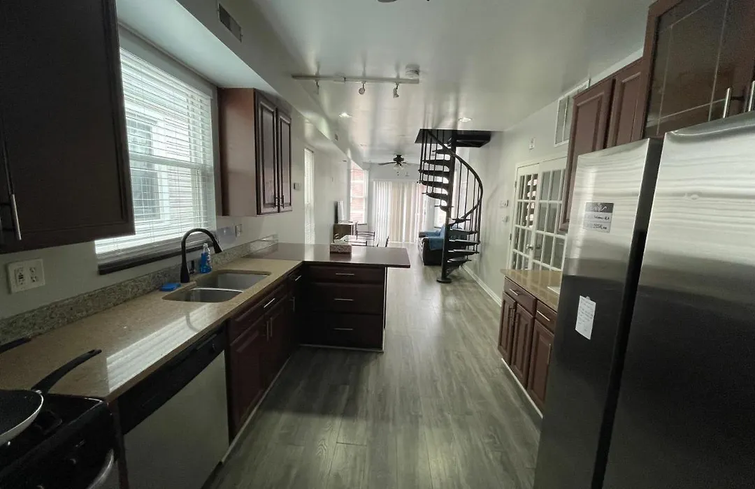 Spacious 4 Bdrm 2 Bath Shared Unit W/ Free Laundry & Parking-1