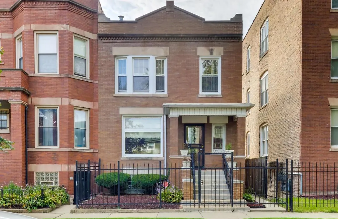 Chic Chicago Abode Steps From Magnificent Mile!-1