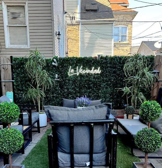 Chicago - Pilsen Studio Apartment - Unit B-1