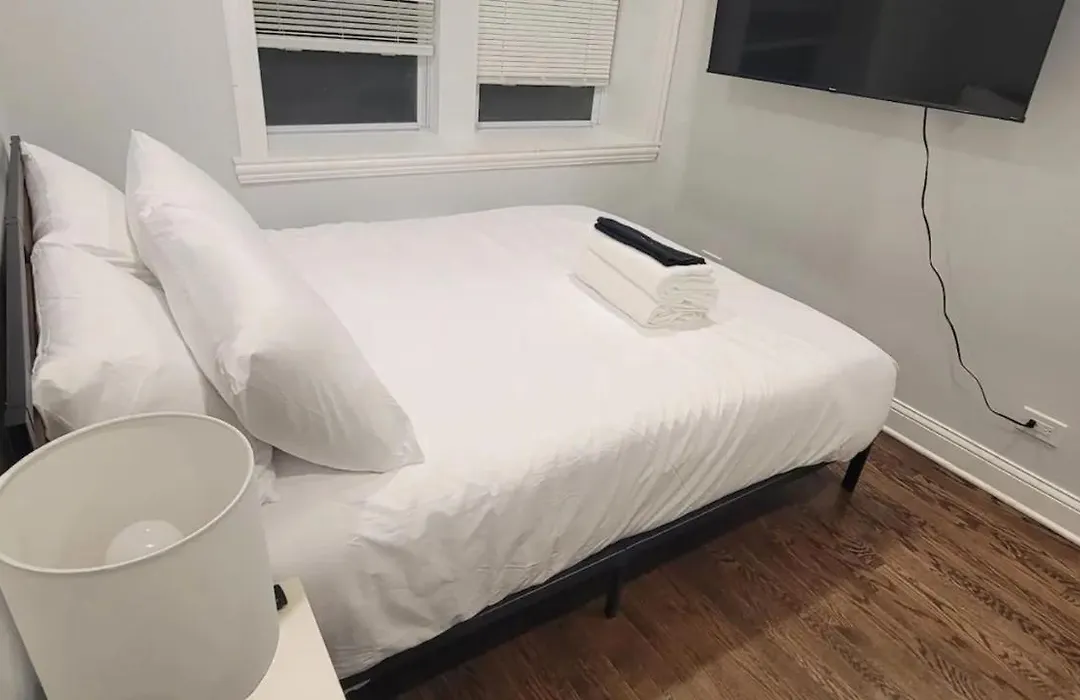 Stylish Cozy 2Br Apt Near Train Station Groceries-1