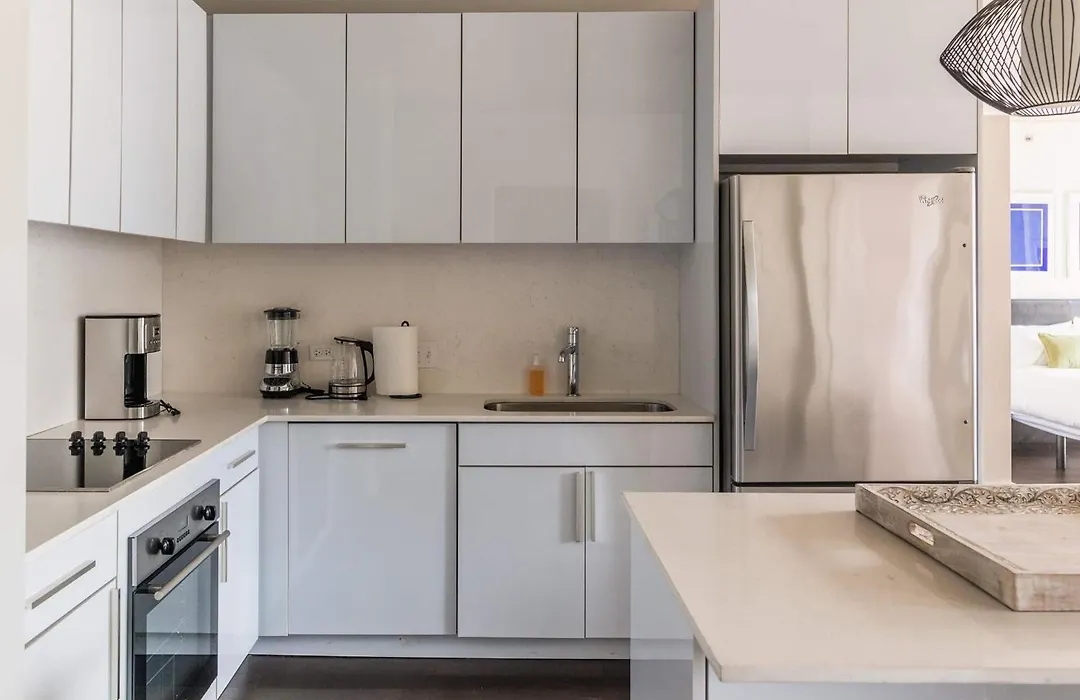 2Br Elegant Premium Suite With Balcony & Sweeping City Views-1