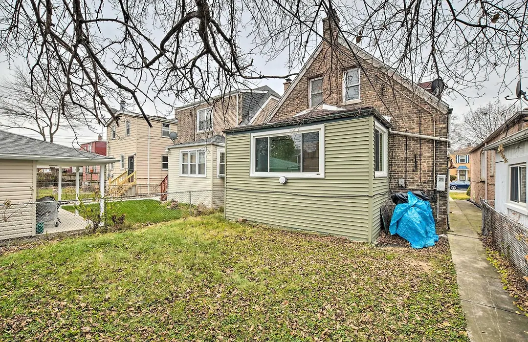 Chicago Home With Spacious Yard 14 Mi To Dtwn-1