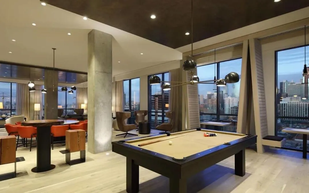 3Br Elegant Glass Penthouse Pool With Deck & Gym-1