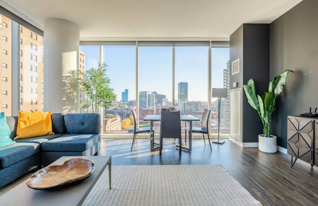 3Br Luxury Glass Apartment With Views-1
