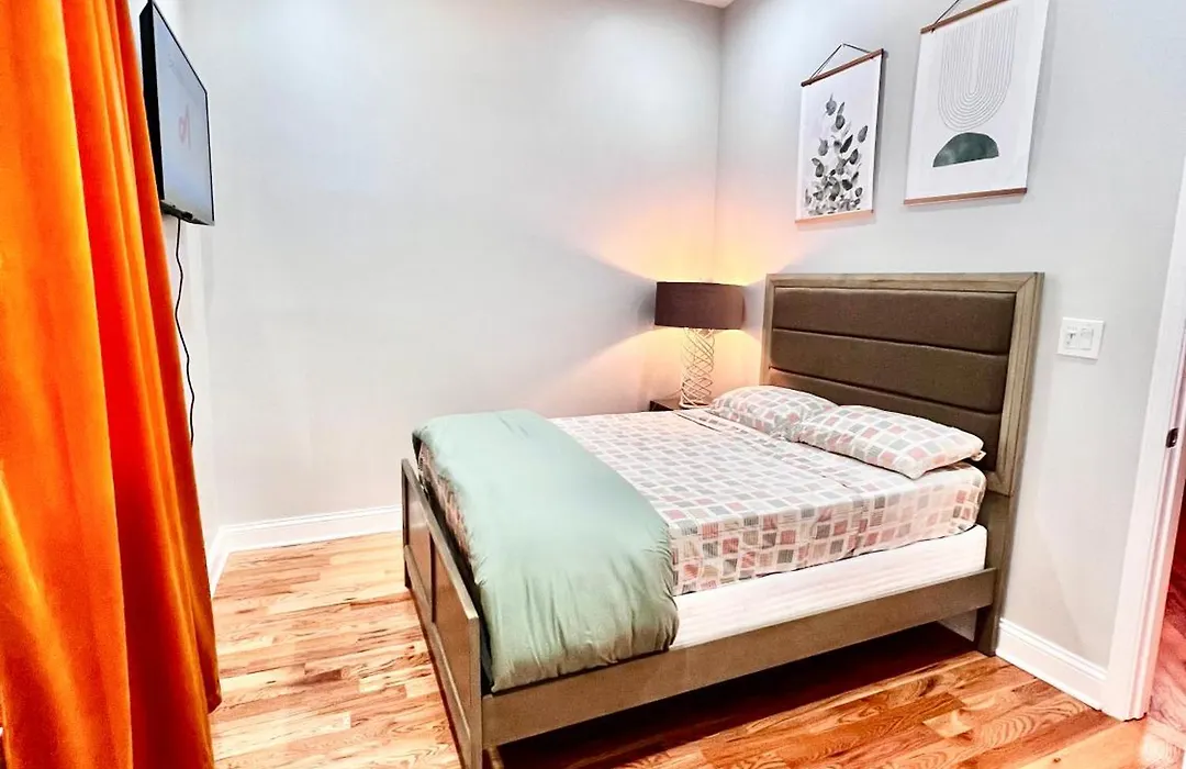 Lux Apt In Bronzeville, Min From Downtown-Rsv Now!-1