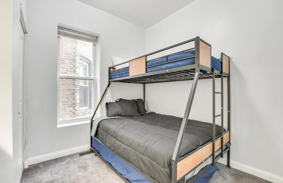 Chicago Vacation Rental Apt About 7 Mi To Downtown-1