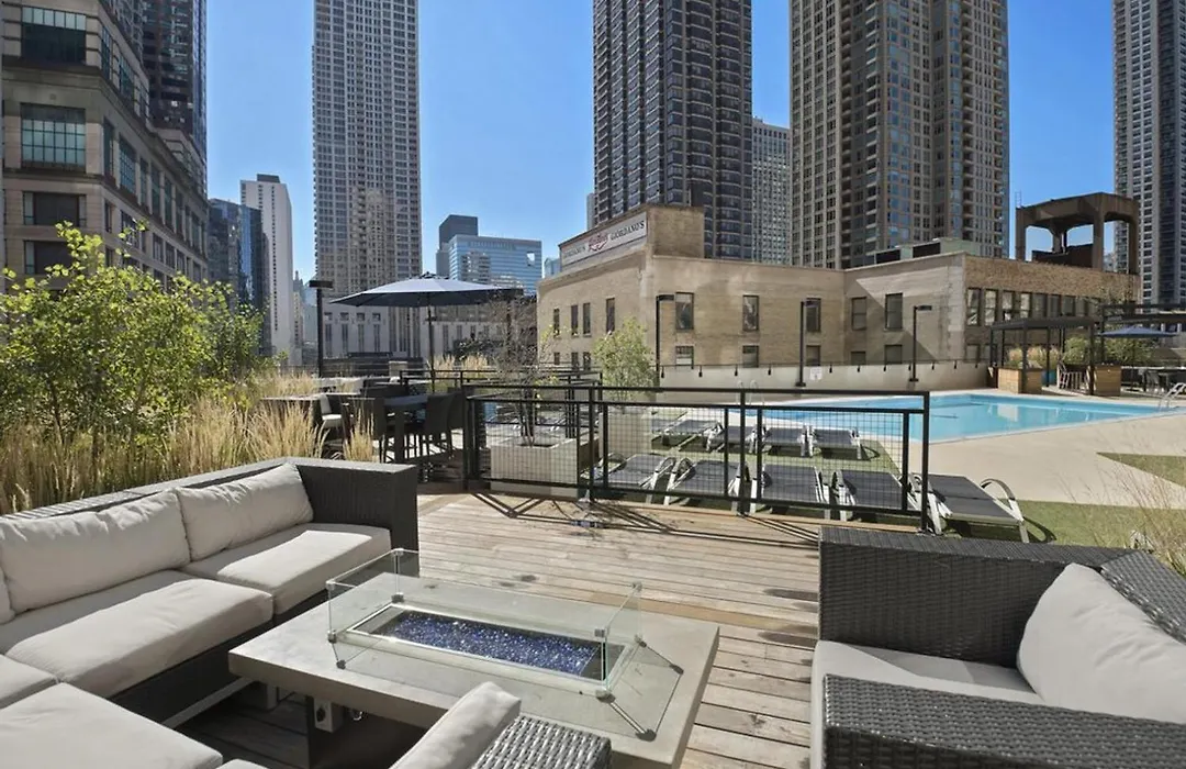River N 1Br W Gym Wd Nr Magnificent Mile Chi-54-1