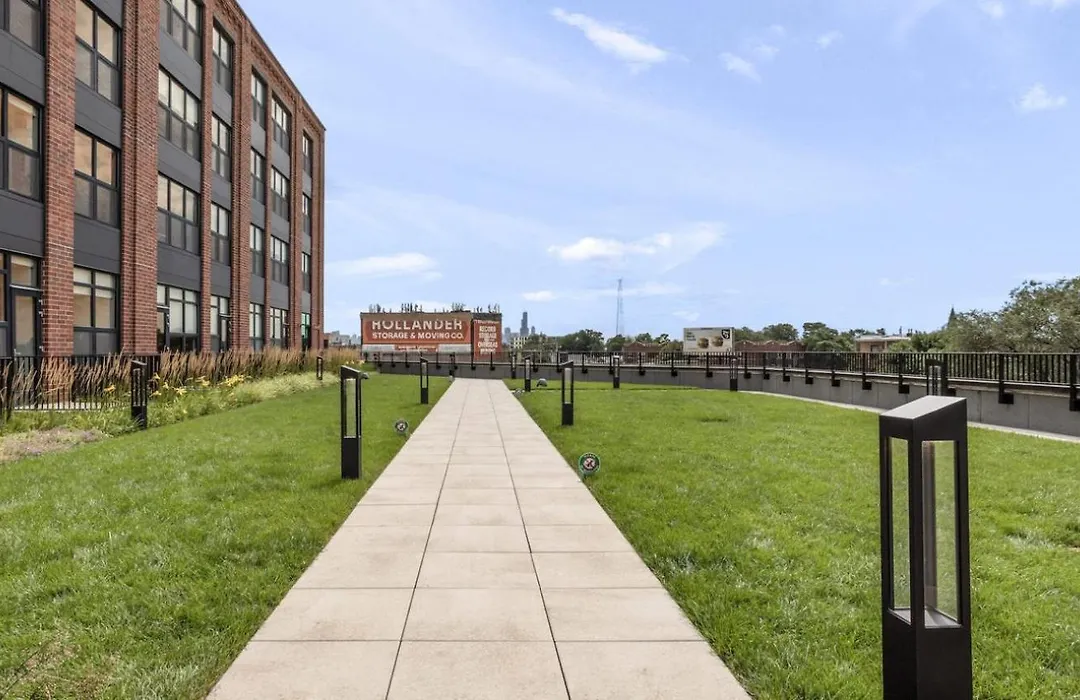 Logan Square 2Br W Pool Lounge Gym Nr L Chi-869-1