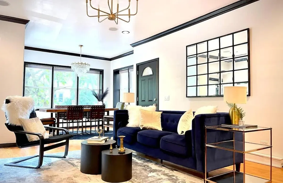 Beautiful 7 Bed, 3.5 Bathroom-1