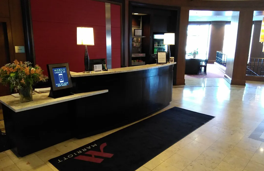 Courtyard By Marriott Chicago At Medical District-Uic-1