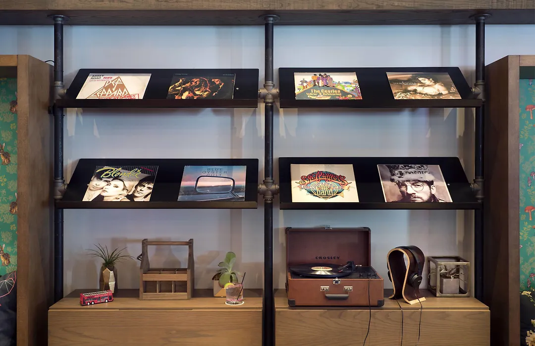 Moxy Chicago Downtown-1
