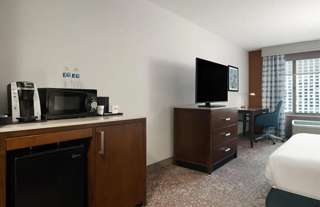 Hilton Garden Inn Chicago Downtown/Magnificent Mile-1