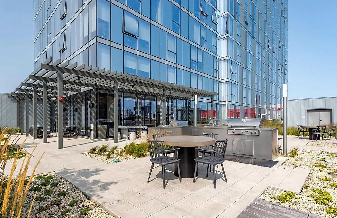 Near North 1Br W Doorman Wd Gym Nr I-90 Chi-872-1