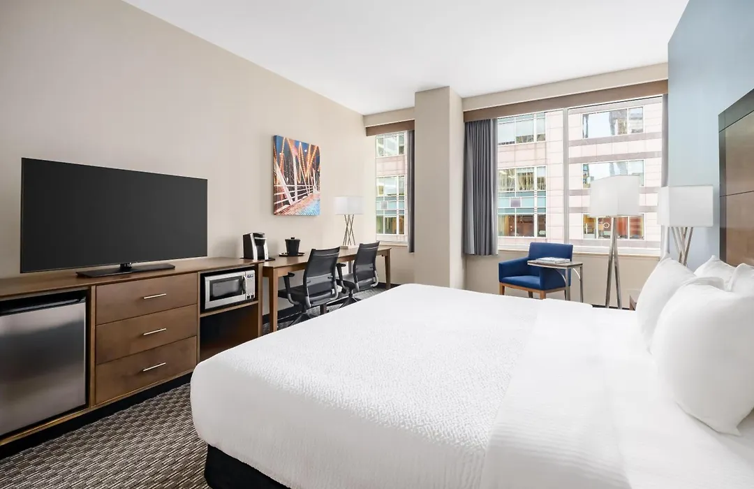 La Quinta Inn & Suites By Wyndham Chicago Downtown-1