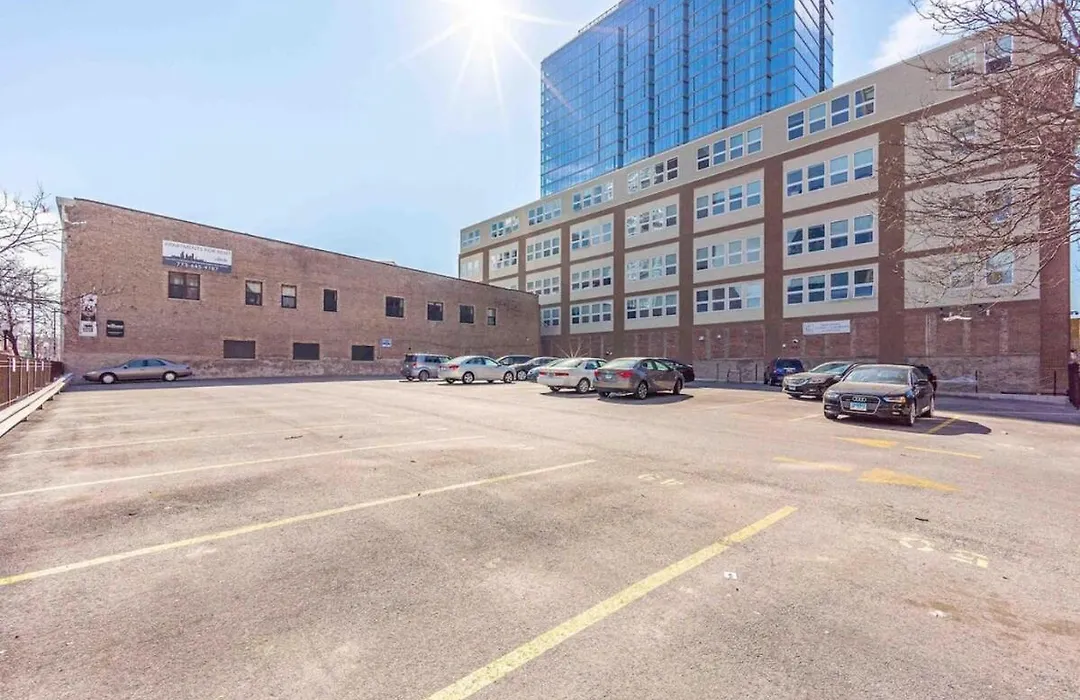 Mccormick Place Huge 2Br Cozy Loft Suite With Optional Parking Sleeps 8 Near Soldier Field And Grant Park-1