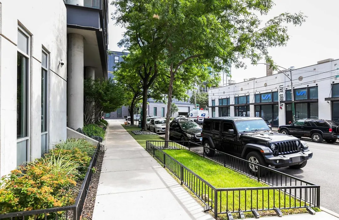 Lincoln Park Studio W Wd Patio Nr L Chi-328-1