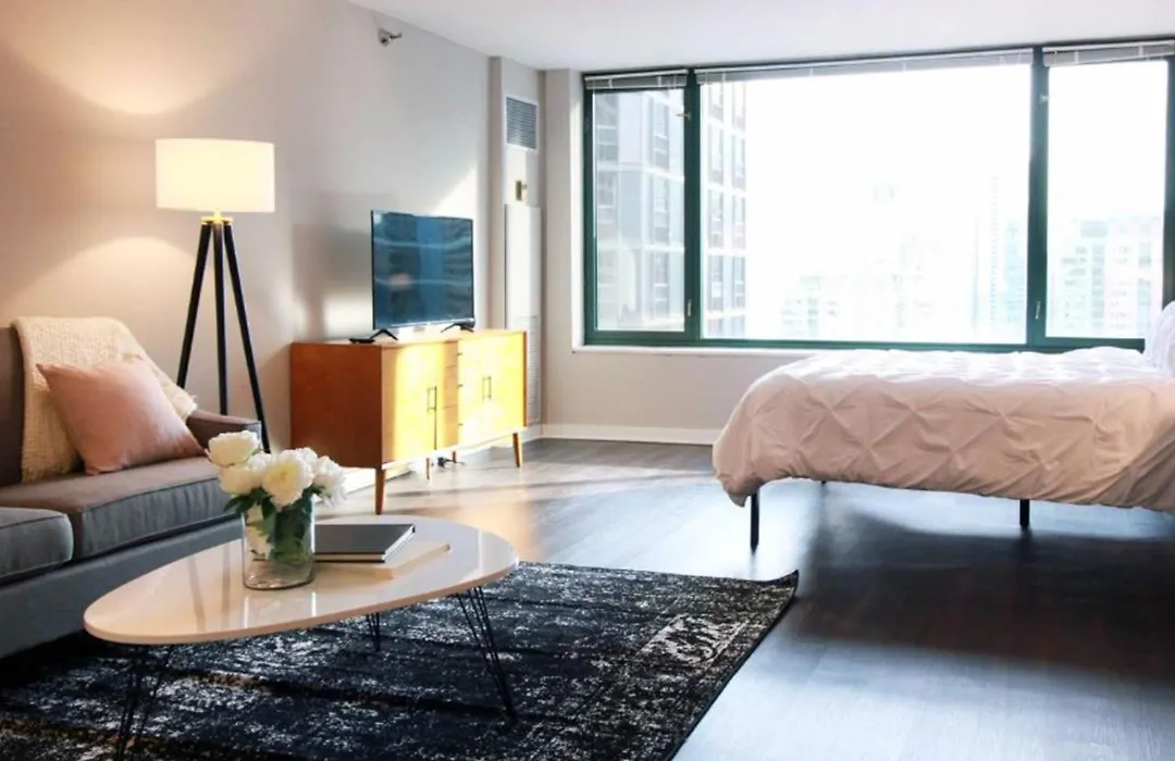 Vibrant Studio In Heart Of Downtown-1