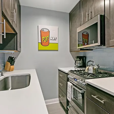 Modern Style City Centre Studio Apartment Lakeview-2