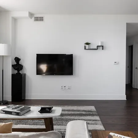 Frontdesk Hyde Park Studio Apt With Lake View-2