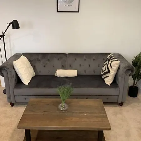 Studio Flat In The Heart Of Downtown Chicago-3