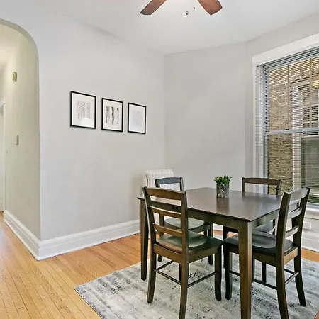 Comfy 2Br Apartment Near Wrigley Field - Grace 3-2