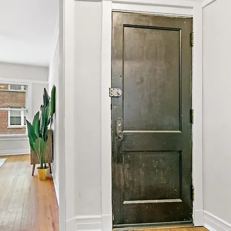 Decom - Convenient 2Br Apt Close To Shops, Dining, Loyola - Lunt 2S-2