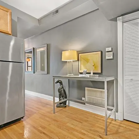 Feel The Vibe 2Br Designer Apartment - Halsted 3D-3