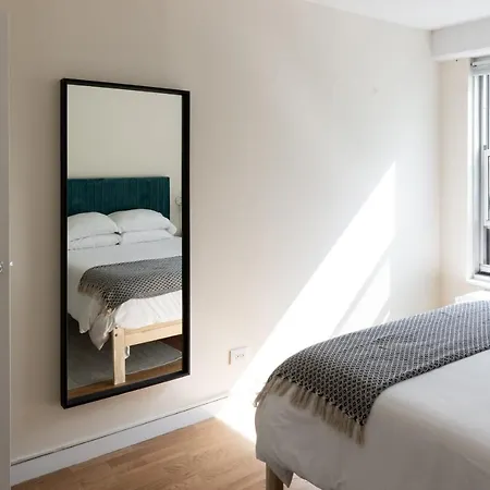 Frontdesk 1 Bedroom Apt With City View In Ravenswood-3
