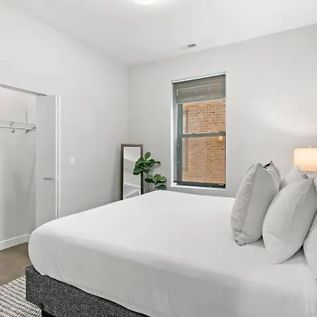 2Br Trendy Urban Apartment - Division 102W 202W 302W Rep-3