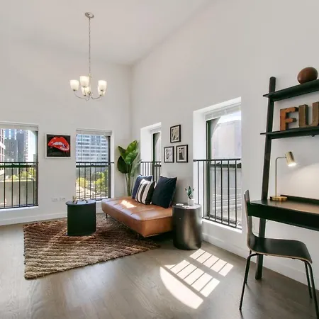 Merged 1Br Apartment In West Loop Close To Pay Parking - Lake 403-2