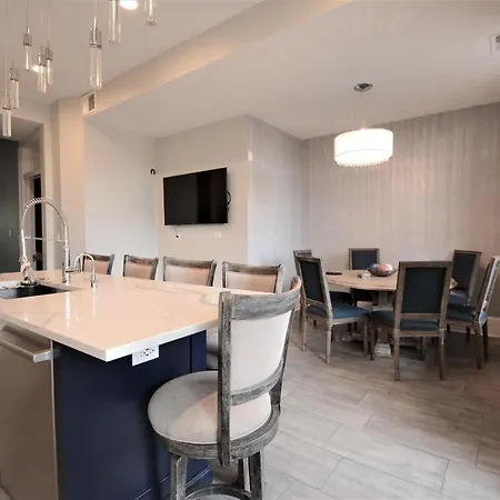 Penthouse Level, Stunning Wrigley Stay-3
