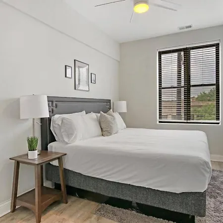 3Br Apt In Logan Square Walkable To Highlights - Central Park S6-2