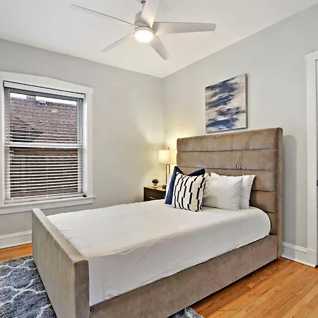 2Br Roomy Apt Near Shops, Dining And Transpo - Eastwood 3F-2