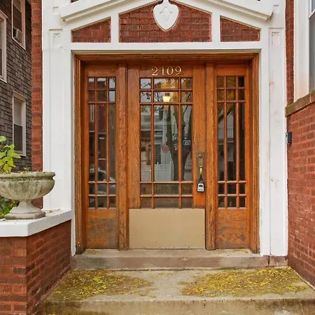 2Br Roomy Apt Near Shops, Dining And Transpo - Eastwood 3F-3