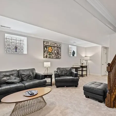 Luxe 5Br 5Ba Single-Family Home With Free Parking & Pet Friendly!-3