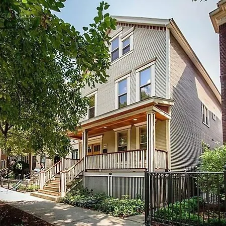 Stylish 2-Bedroom Flat In Lincoln Park-3