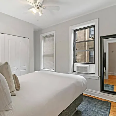 Decom Vibrant & Well-Furnished 2Br Apartment - Roscoe 1A-3