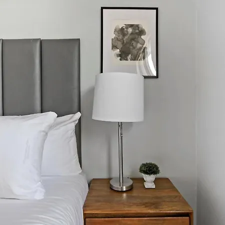 Comfy & Bright 3Br Fully Furnished Apt - Lincoln 3E-2