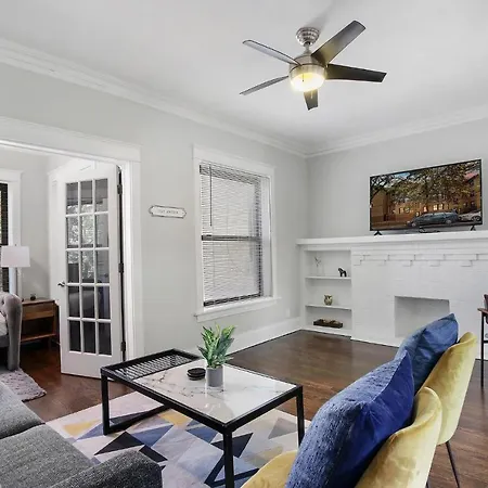 Comfy And Chic 2Br Apt Close To Shops - Sunnyside 2F-2