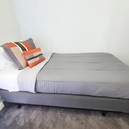 Beautiful 2 Bedroom 2 Bath Near United Center-2