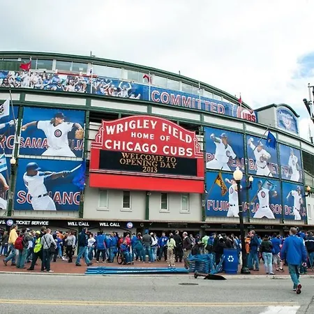 Walk To Beach/Wrigley Field/Aragon & Green Mill!-3