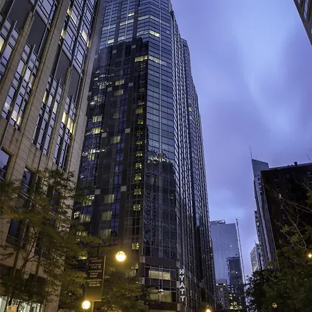 Hyatt Centric Chicago Magnificent Mile-3