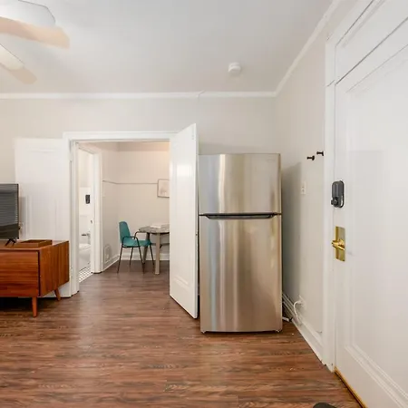 Frontdesk Studio Apt Near South Shore Center-2
