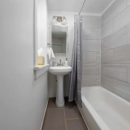 Frontdesk Modern 1 Bedroom Apt Near The United Center-3